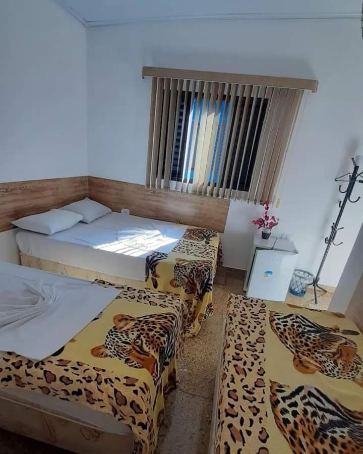 Aparecida Akuto'S Pousada Bed & Breakfast Ngoại thất bức ảnh