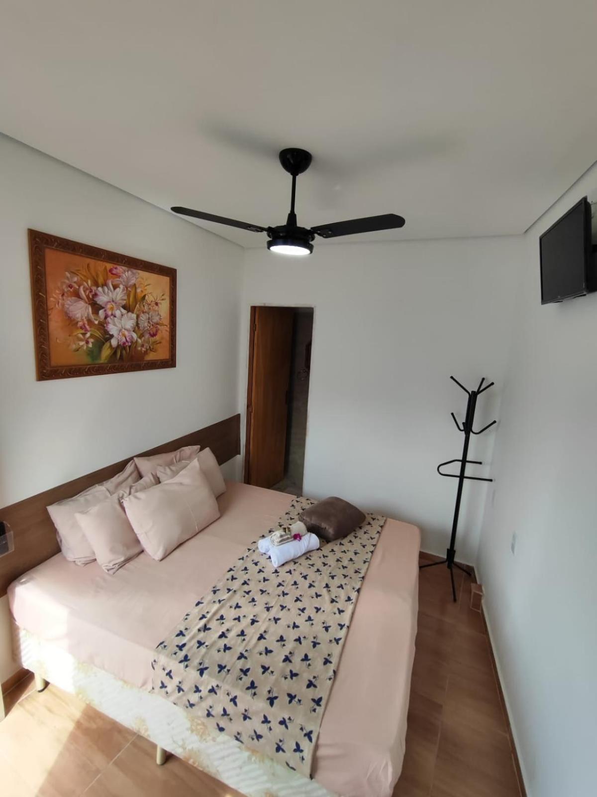 Aparecida Akuto'S Pousada Bed & Breakfast Ngoại thất bức ảnh