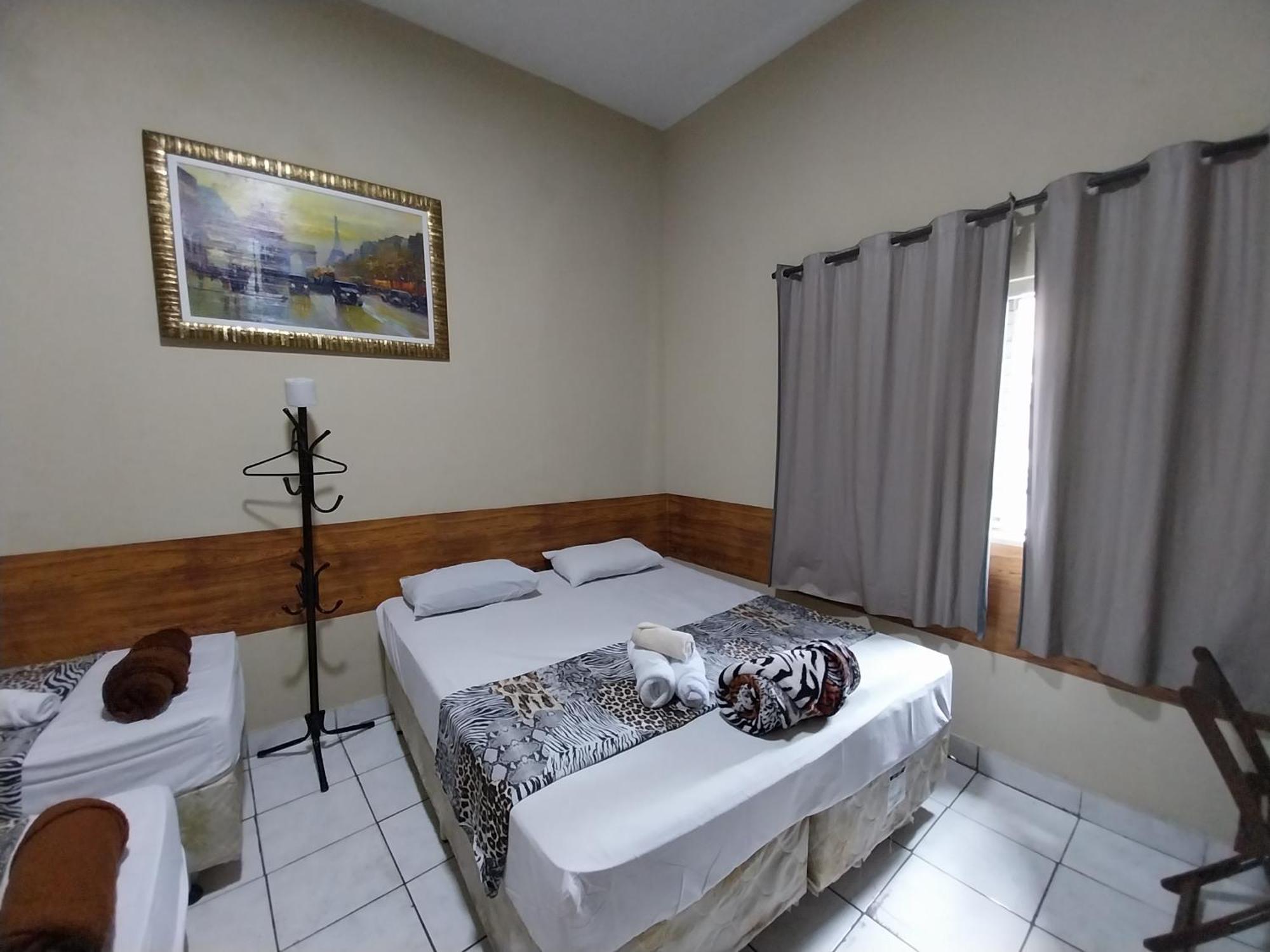 Aparecida Akuto'S Pousada Bed & Breakfast Ngoại thất bức ảnh