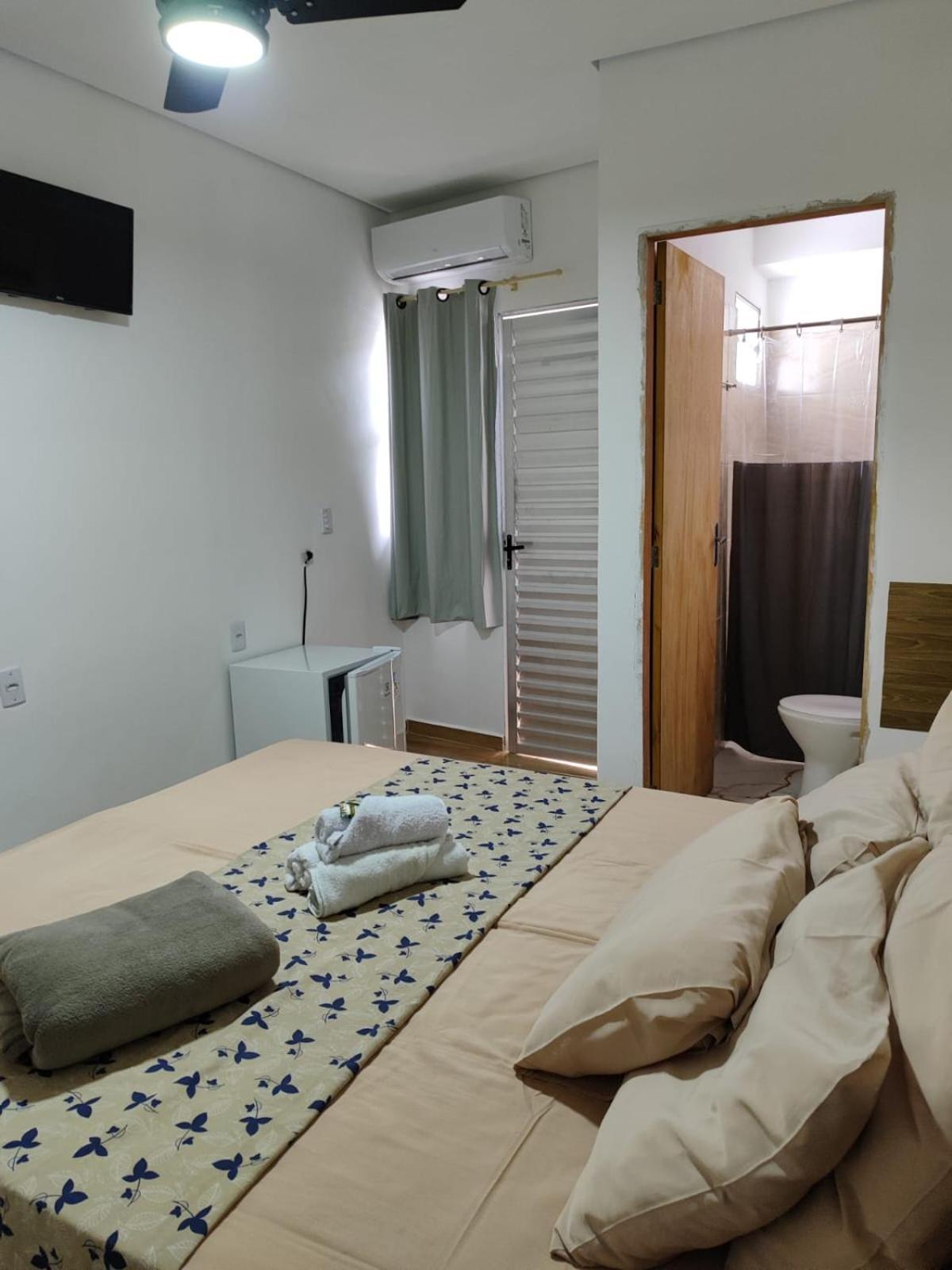 Aparecida Akuto'S Pousada Bed & Breakfast Ngoại thất bức ảnh